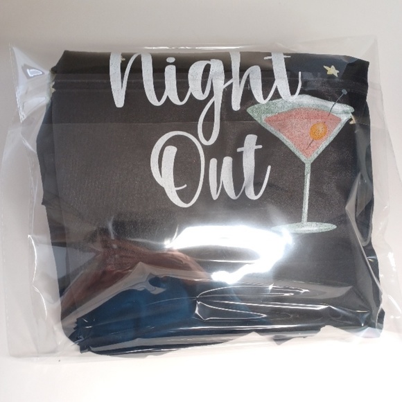 GIRLS NIGHT OUT. A fun tee to wear on the prowl - Picture 12 of 12